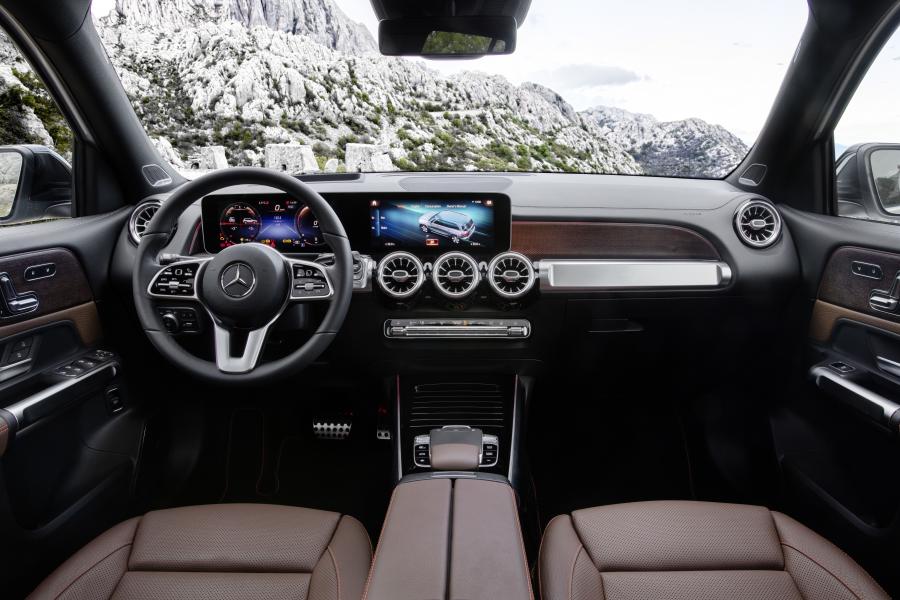 Торпедо Mercedes-Benz GLB250 Edition 1 (X247) 2019 года  (WW) (фото 18 из 44)